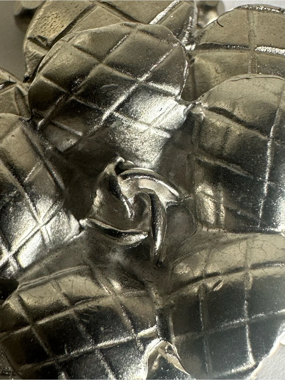 Vintage CHANEL 98A Silver Quilted Camellia CC Necklace 16” Box